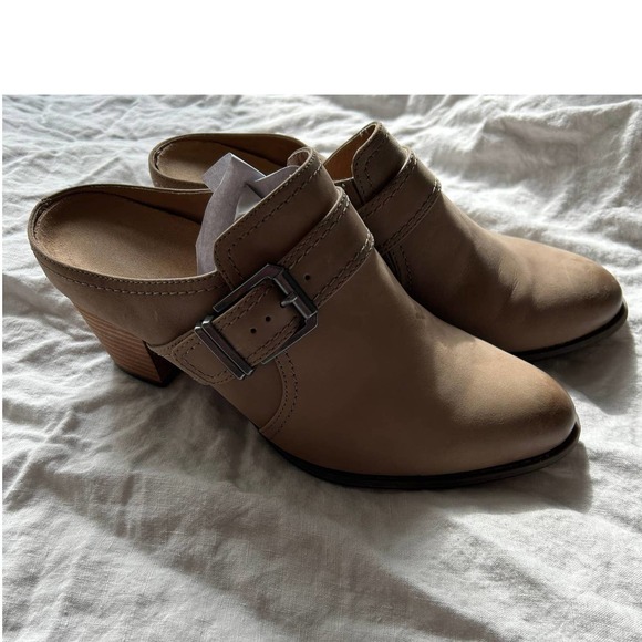 Women’s Bionic Cheyenne Clog Leather Mule Taupe Boot Shoes Size 9 Ret $149 - Picture 2 of 9